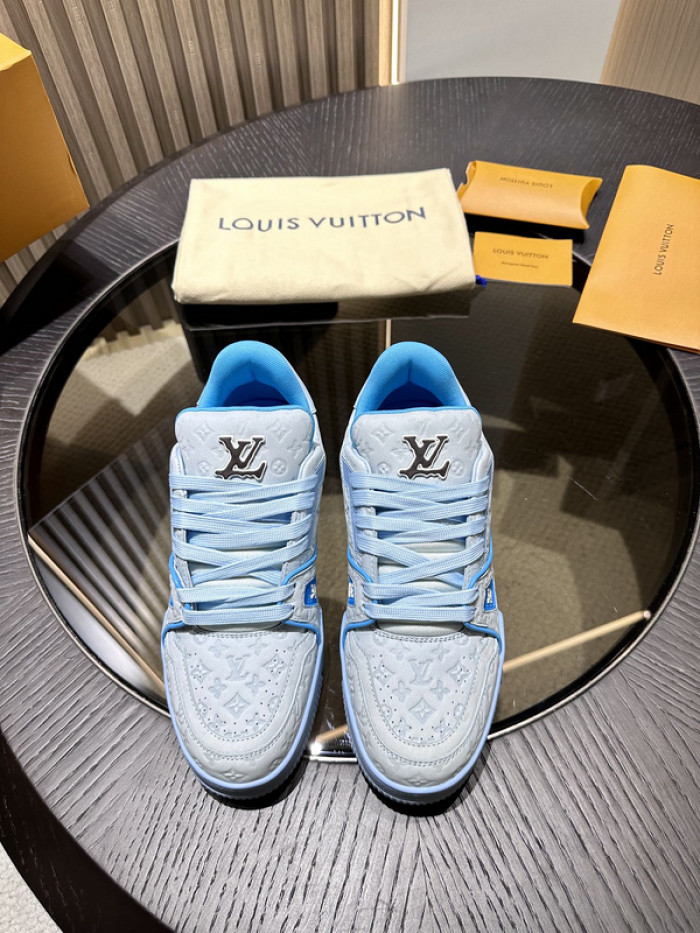 L0VT SNEAKER