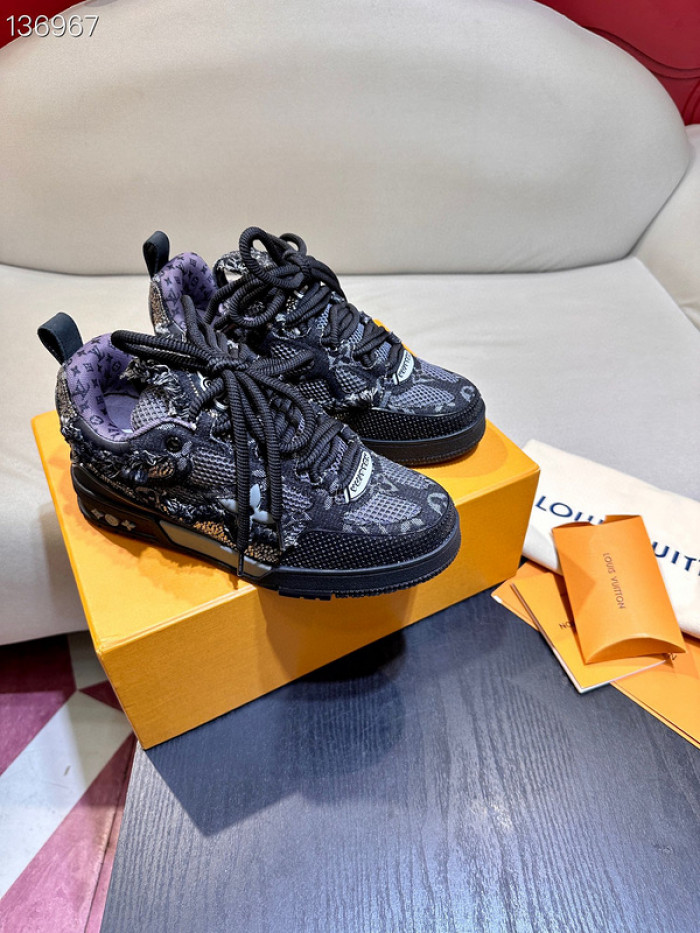 L0VT SNEAKER