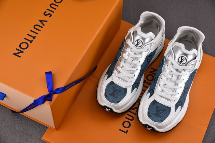 L0VT SNEAKER