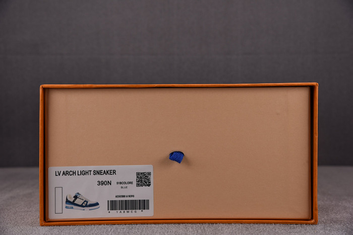 L0VT SNEAKER
