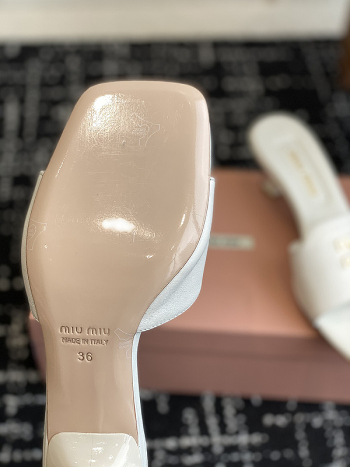 M1U SANDAL